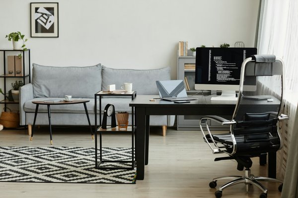 L'art de la fabrication artisanale : décorations murales noires pour un intérieur minimaliste